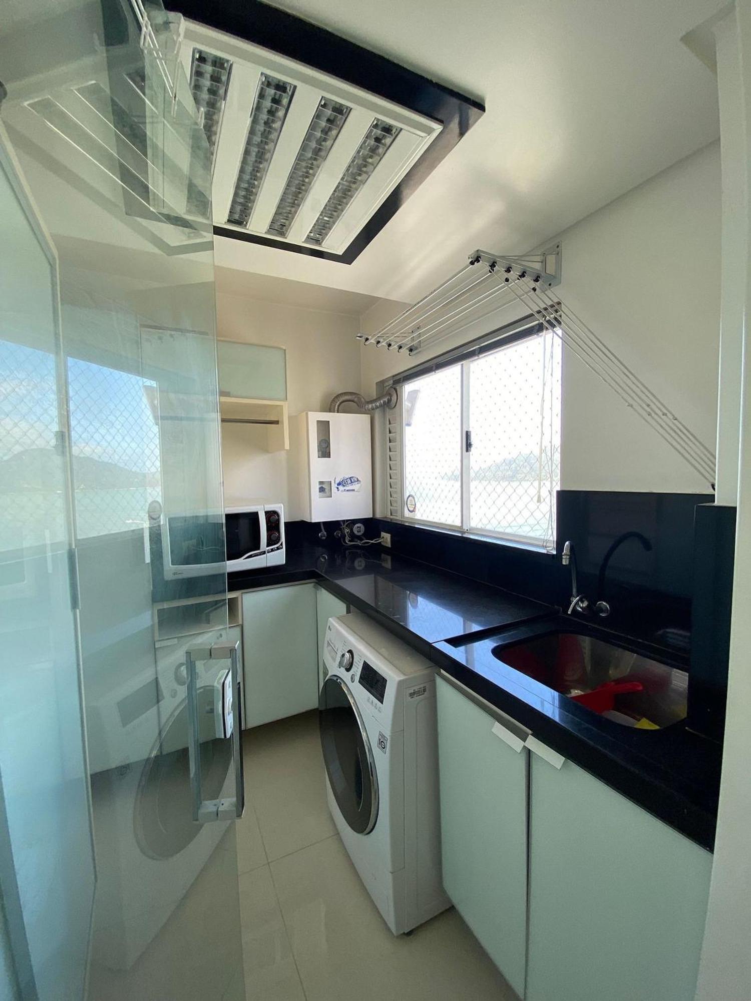 Apartamento 03 Dorm. Frente Mar