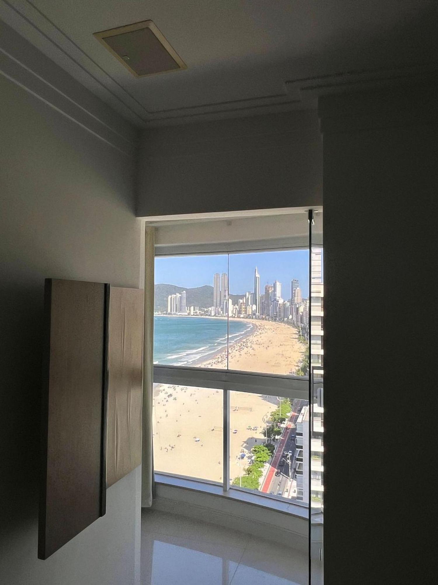 Apartamento 03 Dorm. Frente Mar Balneario Camboriu