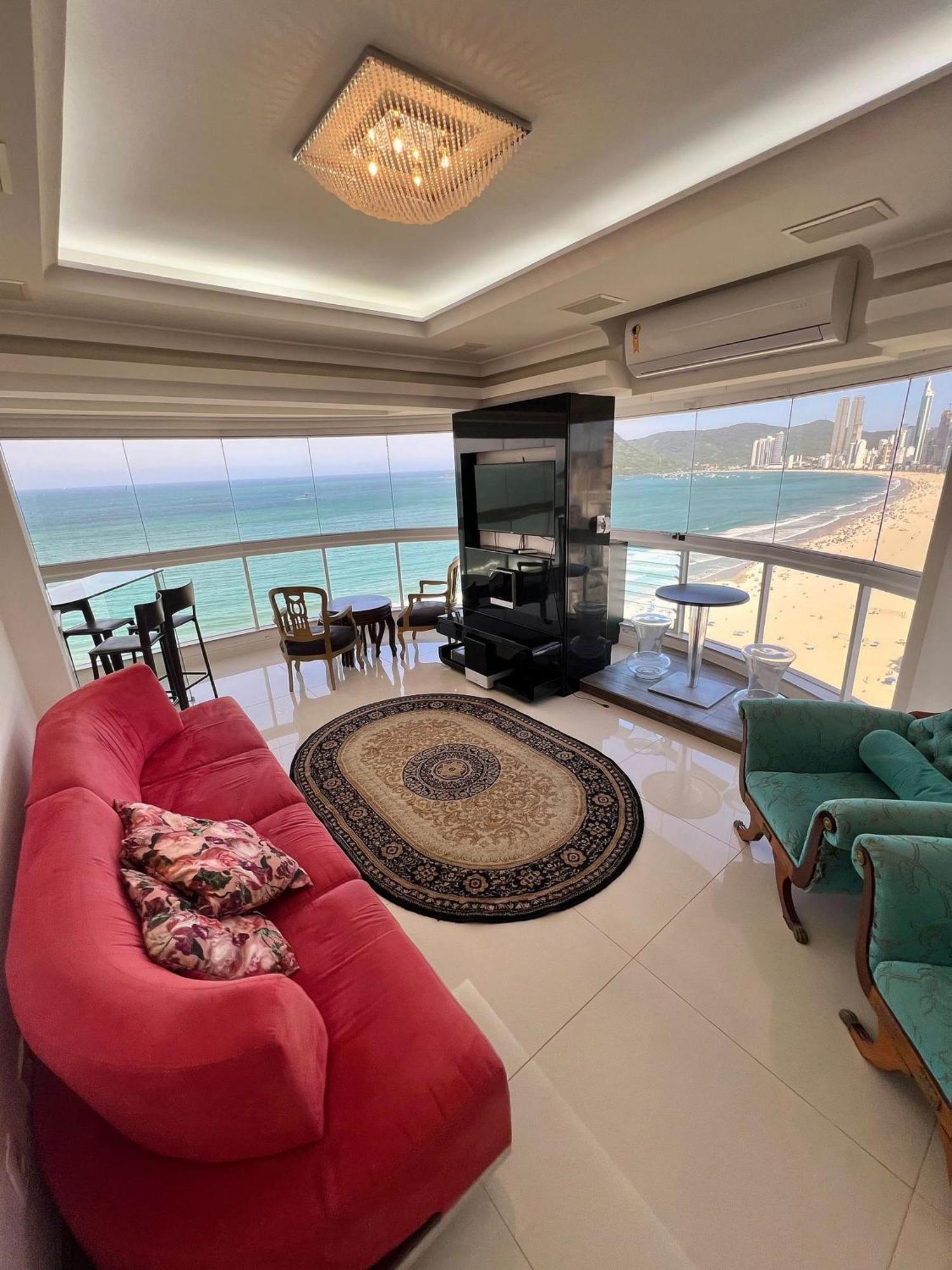 03 Dorm. Frente Mar Apartamento