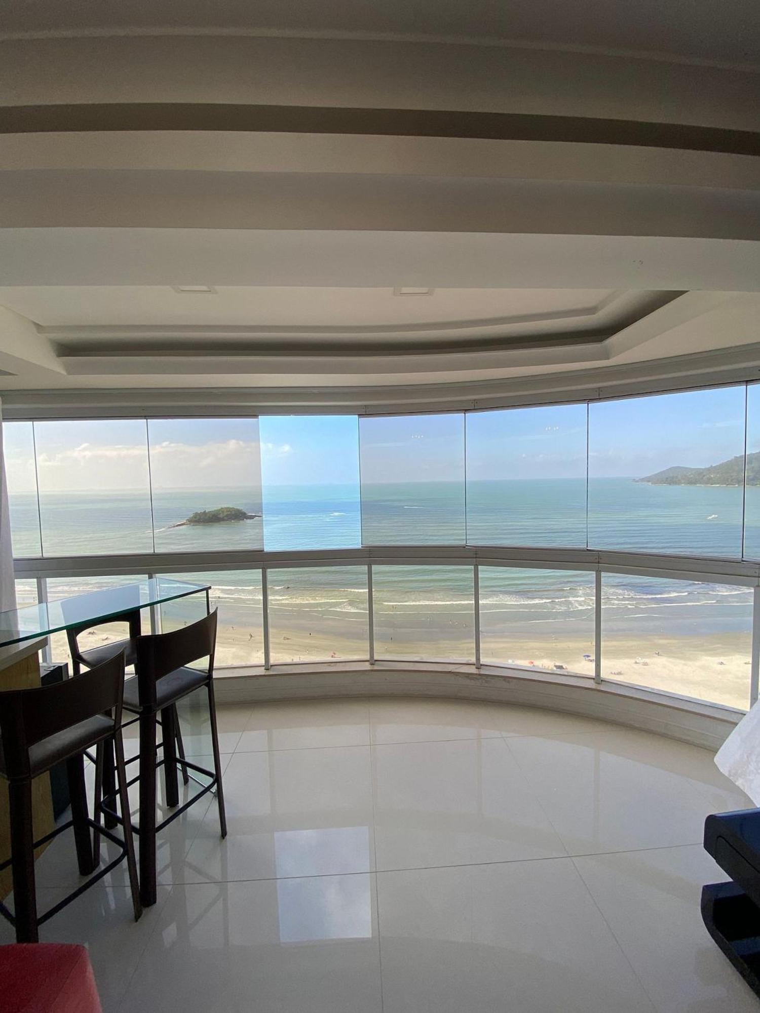 Apartamento 03 Dorm. Frente Mar