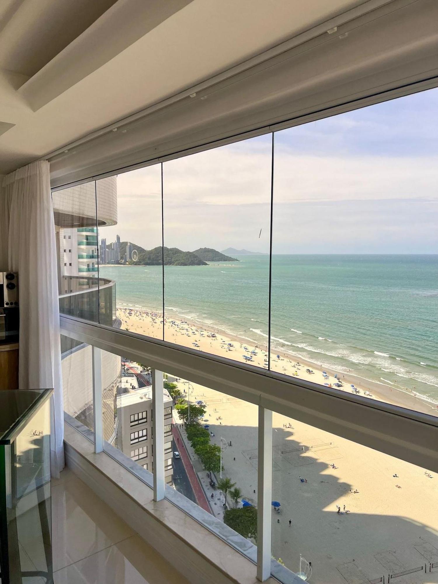 Apartamento 03 Dorm. Frente Mar *