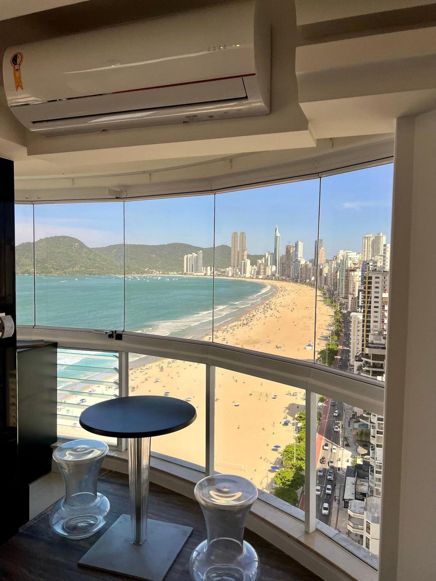 03 Dorm. Frente Mar * Balneario Camboriu